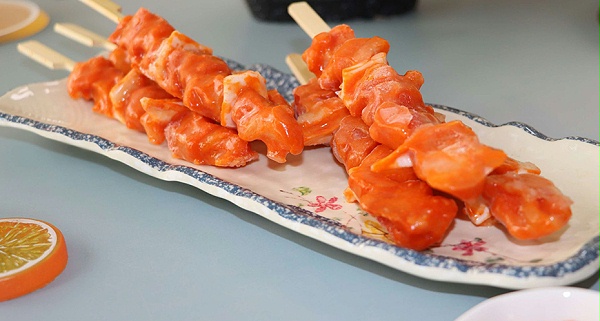 Bone and flesh in a marinade